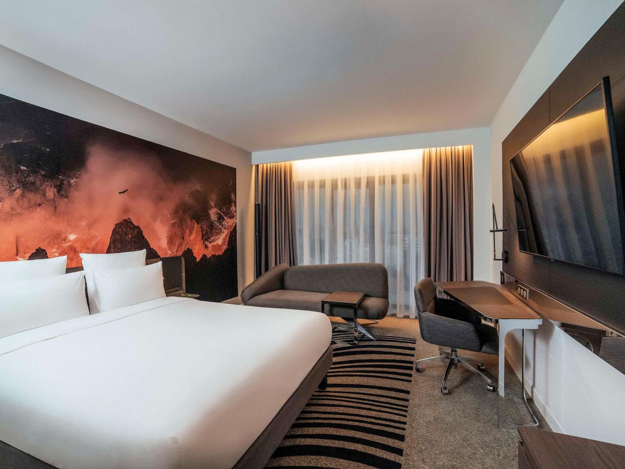 Novotel Bishkek City Center Bagian luar foto