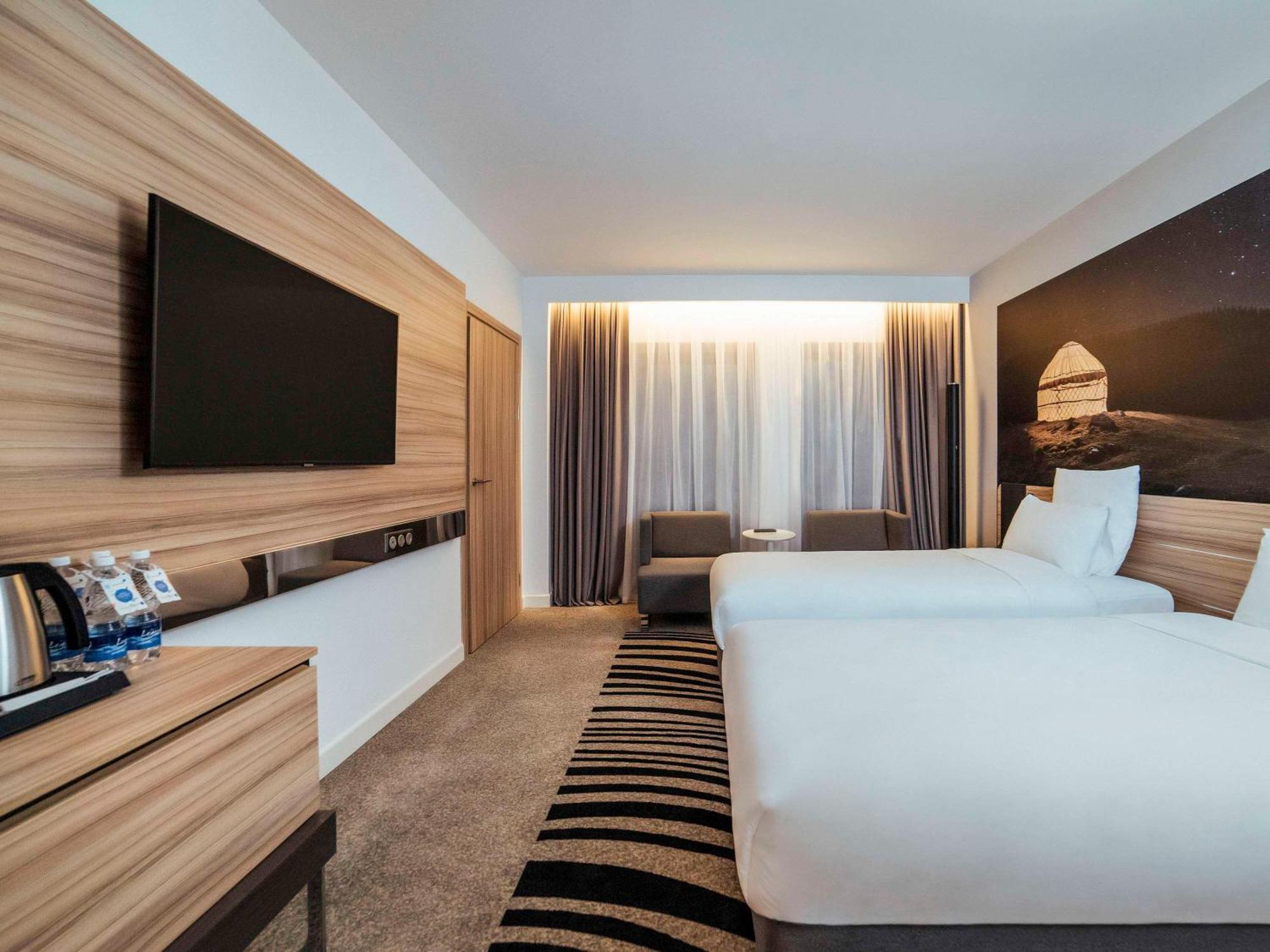 Novotel Bishkek City Center Bagian luar foto