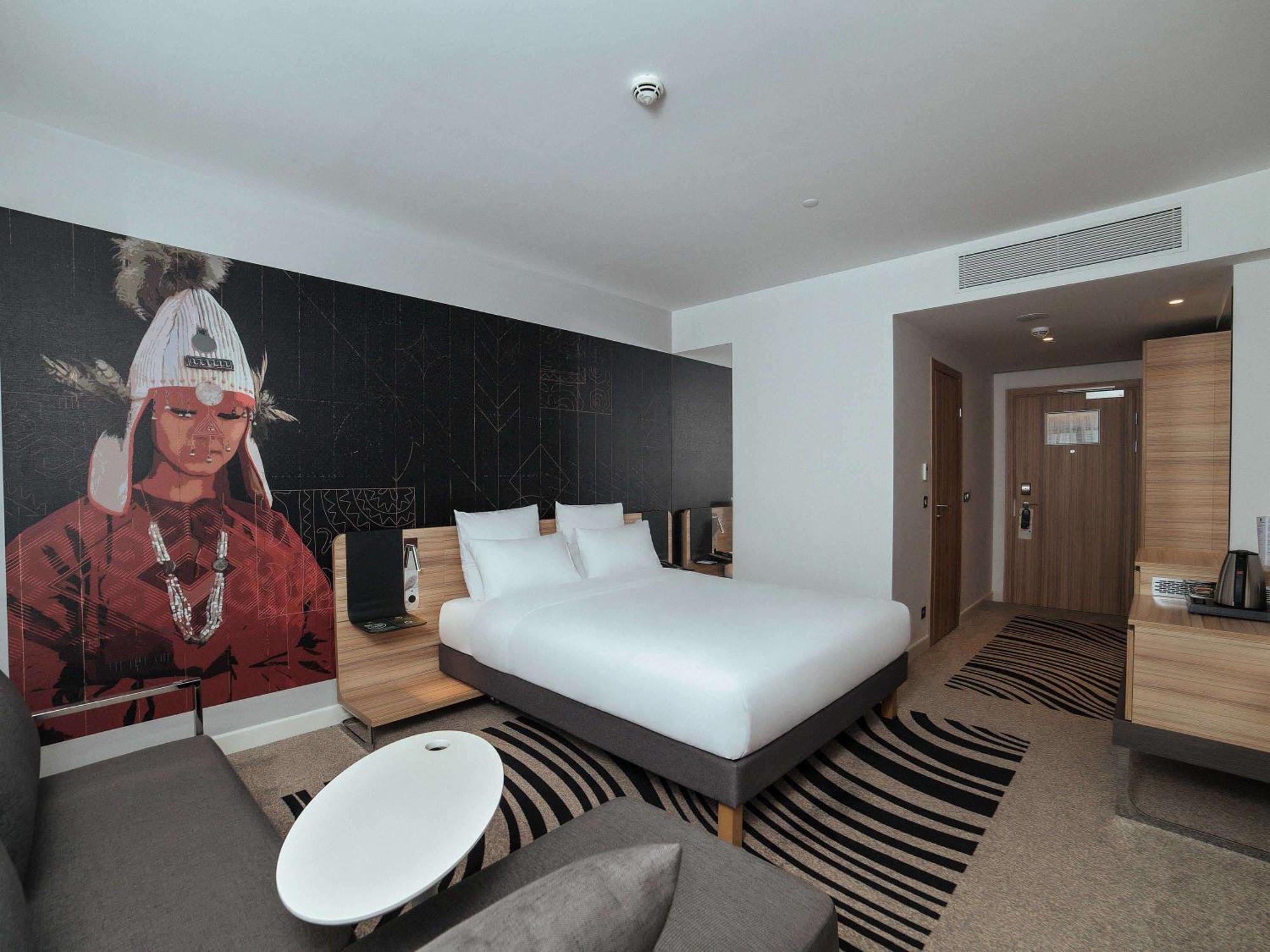 Novotel Bishkek City Center Bagian luar foto