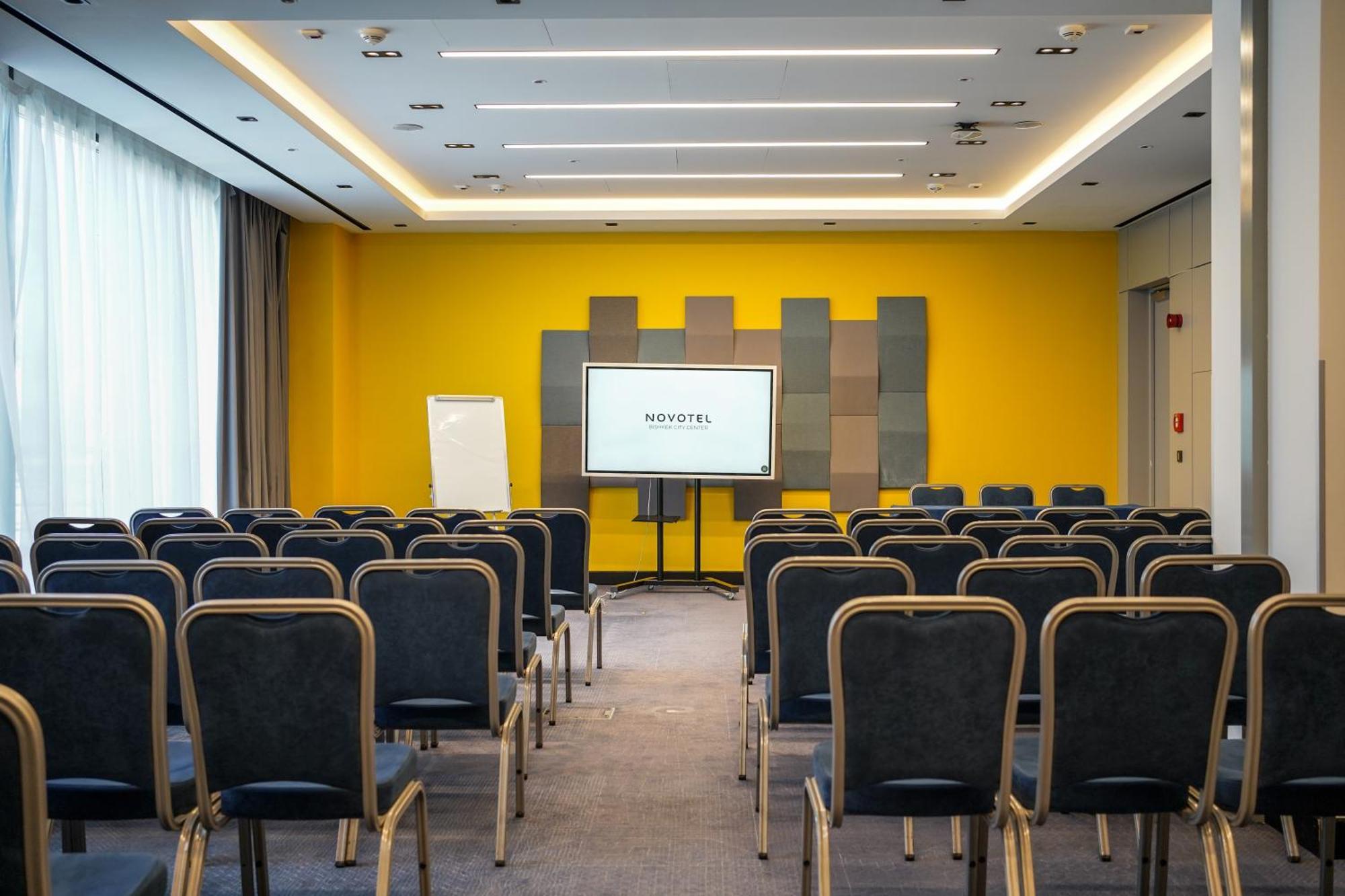 Novotel Bishkek City Center Bagian luar foto