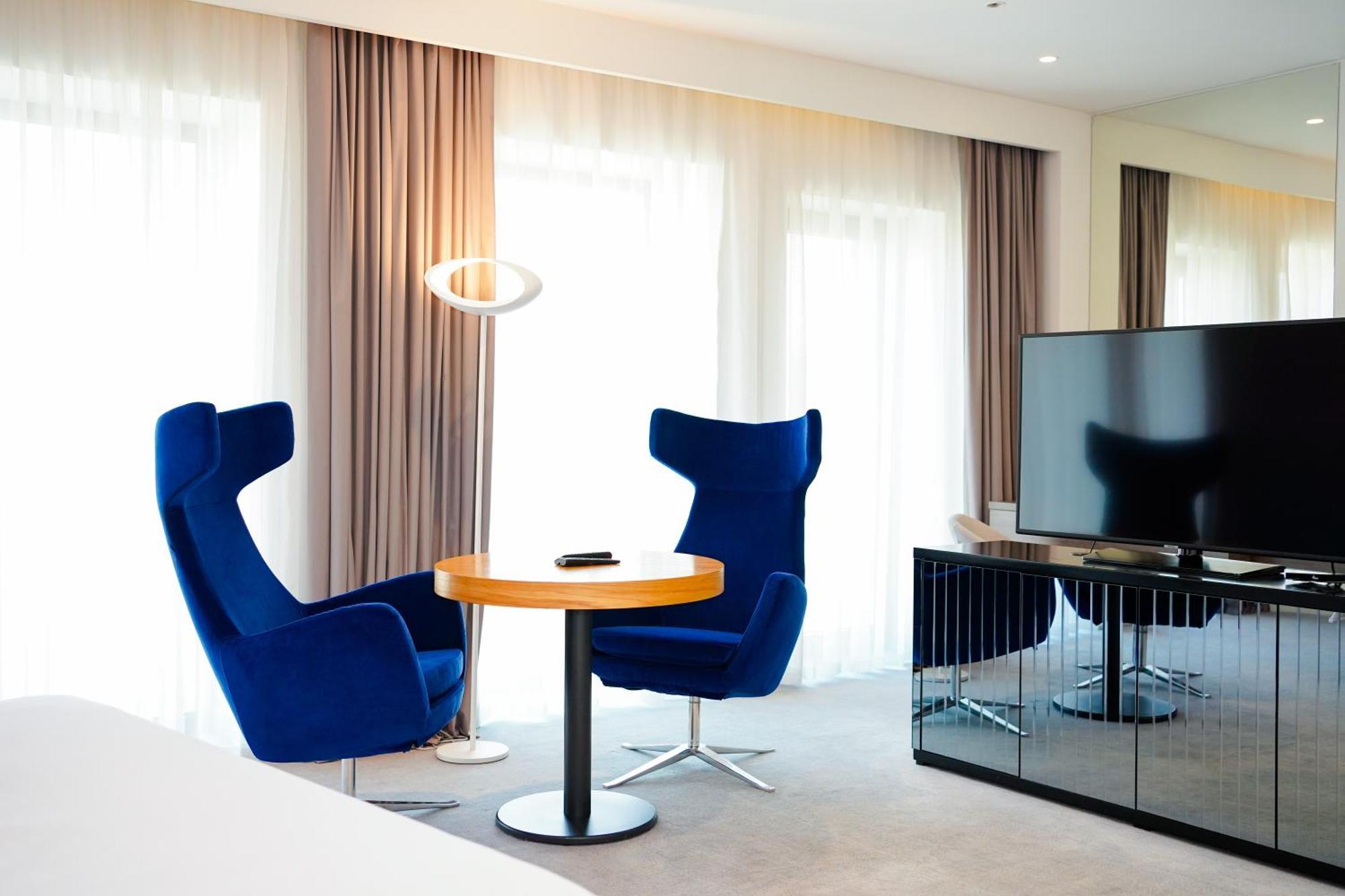 Novotel Bishkek City Center Bagian luar foto