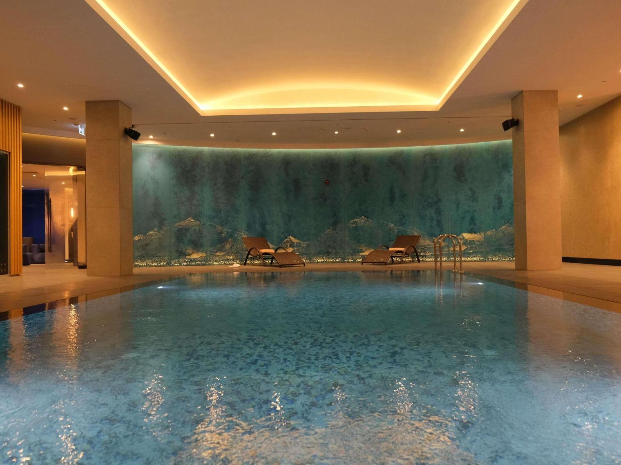 Novotel Bishkek City Center Bagian luar foto