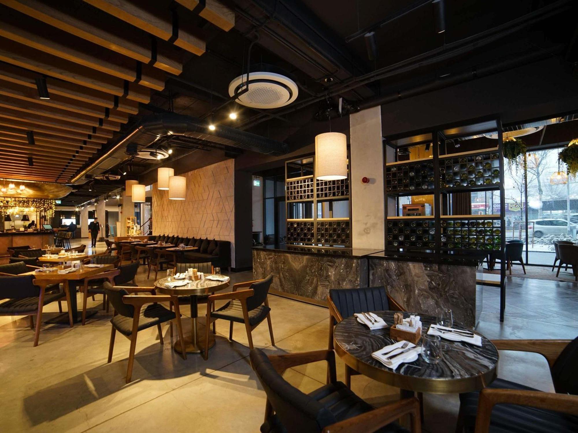 Novotel Bishkek City Center Bagian luar foto